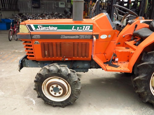 รถแทรคเตอร์ KOBOTA L1-18 ขับเคลื่อน 4 ล้อ พร้อมโรตารี่ มือสองญี่ปุ่นแท้ๆ