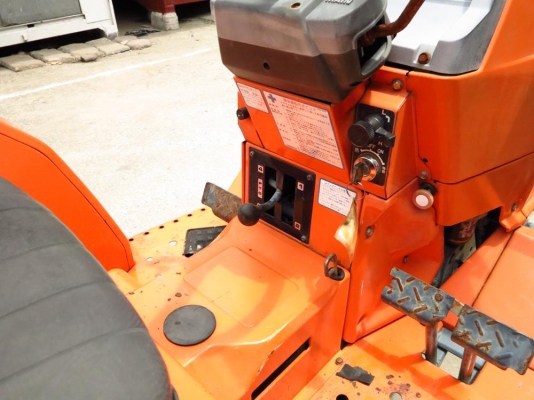 รถแทรคเตอร์ KOBOTA L1-18 ขับเคลื่อน 4 ล้อ พร้อมโรตารี่ มือสองญี่ปุ่นแท้ๆ