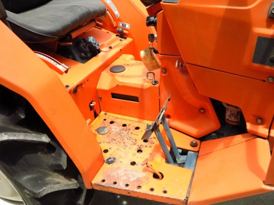 รถแทรคเตอร์ KOBOTA L1-18 ขับเคลื่อน 4 ล้อ พร้อมโรตารี่ มือสองญี่ปุ่นแท้ๆ