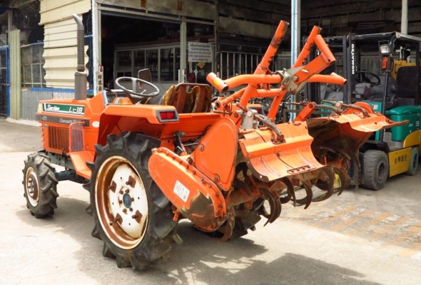 รถแทรคเตอร์ KOBOTA L1-18 ขับเคลื่อน 4 ล้อ พร้อมโรตารี่ มือสองญี่ปุ่นแท้ๆ