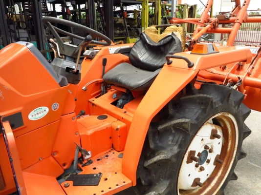 รถแทรคเตอร์ KOBOTA L1-18 ขับเคลื่อน 4 ล้อ พร้อมโรตารี่ มือสองญี่ปุ่นแท้ๆ