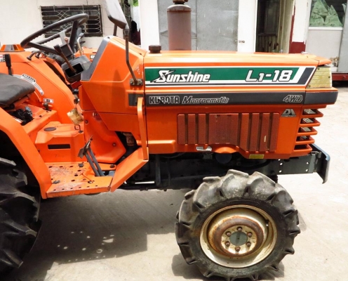 รถแทรคเตอร์ KOBOTA L1-18 ขับเคลื่อน 4 ล้อ พร้อมโรตารี่ มือสองญี่ปุ่นแท้ๆ