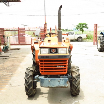 รถแทรคเตอร์ KOBOTA L1-18 ขับเคลื่อน 4 ล้อ พร้อมโรตารี่ มือสองญี่ปุ่นแท้ๆ