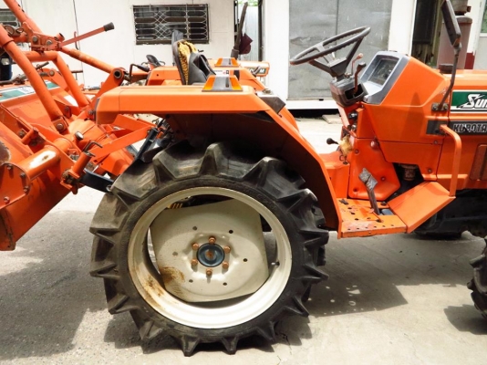 รถแทรคเตอร์ KOBOTA L1-18 ขับเคลื่อน 4 ล้อ พร้อมโรตารี่ มือสองญี่ปุ่นแท้ๆ