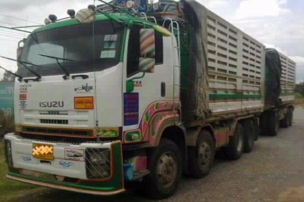 ISUZU DECA FXZ 360 HP EURO2 ปี 52 รถพ่วงแม่+ลูก แม่ 2 คานหน้าจากโรงงาน กะบะดั๊มพ์เหล็กคอกเกษตรของอู่ CT ทรัคกำแพงเพชรสวยจัดทั้งแม่ทั้งลูก ลูก 3 เพลาดั๊มพ์ความยาว 7 เมตร เครื่องแน่นแรงดีเดิมๆ ภายในเก๋งอุปกรณ์ภายในครบเพียบพร้อม ช่วงล่างแน่น ยางสภาพดี 80\% ทั