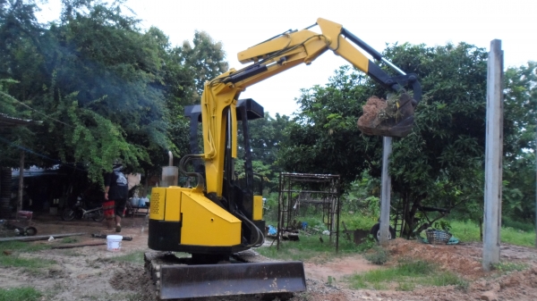 ขายแบ็คโฮเล็ก เท่าpc28 ราคา12500บาท