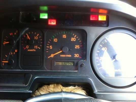 ISUZU DECA FXZ 270 HP EURO1 ปี 46 สิบล้อดั๊มพ์ 2 เพลา กระบะดั๊มพ์เหล็ก 12 ตันของเสรีชัยสภาพสวย มีระบบลากพ่วงครบพร้อมใช้งาน เครื่องแห้งแรงดีไม่มีเยิ้ม ภายในเก๋งคอนโซลสวยครบ CD แอร์เย็น พ.เพาเวอร์ ก.ไฟฟ้า ระบบเบรคทริ๊ปฟี้ ช่วงล่างคัชซีสวยมาก ยางสภาพดี 10 เส