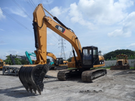 ขายรถขุดใหญ่นำเข้า Caterpillar 320D ราคาพิเศษ