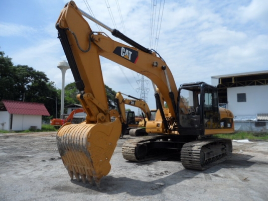 ขายรถขุดใหญ่นำเข้า Caterpillar 320C ราคาพิเศษ