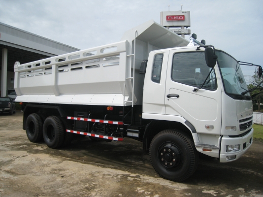 ฟูโซ่พิษณุโลกขายรถบรรทุกใหม่ราคาพิเศษสุดสุด สนใจติดต่อ 091-4651995