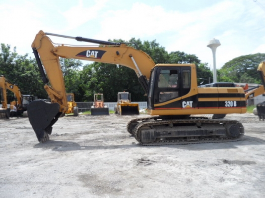 ขายรถขุดใหญ่นำเข้า Caterpillar 320BL ราคาพิเศษ