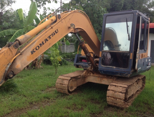 KOMATSU PC 60-5 เครื่องเดิมปั๊มเดิมแห้งดีไม่มีเยิ้ม ภายในเก๋งคอนโทรลยาว หน้าจอครบพร้อม ภายนอกบอดี้รถสวย บูมอาร์มสวยไม่มีปะไม่มีดาม ช่วงล่างเอวแน่นดี โซ่บูทใบแทรกหนาดีประมาณ 60\% พร้อมทำงานได้เลย เอกสารสัญญาซื้อขาย ราคาต่อรองได้ครับ