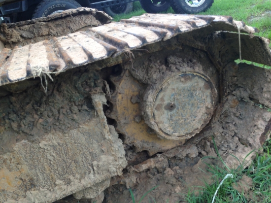 KOMATSU PC 60-5 เครื่องเดิมปั๊มเดิมแห้งดีไม่มีเยิ้ม ภายในเก๋งคอนโทรลยาว หน้าจอครบพร้อม ภายนอกบอดี้รถสวย บูมอาร์มสวยไม่มีปะไม่มีดาม ช่วงล่างเอวแน่นดี โซ่บูทใบแทรกหนาดีประมาณ 60\% พร้อมทำงานได้เลย เอกสารสัญญาซื้อขาย ราคาต่อรองได้ครับ KOMATSU PC 60-5 เครื่องเดิมปั๊มเดิมแห้งดีไม่มีเยิ้ม ภายในเก๋งคอนโทรลยาว หน้าจอครบพร้อม ภายนอกบอดี้รถสวย บูมอาร์มสวยไม่มีปะไม่มีดาม ช่วงล่างเอวแน่นดี โซ่บูทใบแทรกหนาดีประมาณ 60\% พร้อมทำงานได้เลย เอกสารสัญญาซื้อขาย ราคาต่อรองได้ครับ