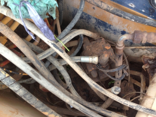 KOMATSU PC 60-5 เครื่องเดิมปั๊มเดิมแห้งดีไม่มีเยิ้ม ภายในเก๋งคอนโทรลยาว หน้าจอครบพร้อม ภายนอกบอดี้รถสวย บูมอาร์มสวยไม่มีปะไม่มีดาม ช่วงล่างเอวแน่นดี โซ่บูทใบแทรกหนาดีประมาณ 60\% พร้อมทำงานได้เลย เอกสารสัญญาซื้อขาย ราคาต่อรองได้ครับ KOMATSU PC 60-5 เครื่องเดิมปั๊มเดิมแห้งดีไม่มีเยิ้ม ภายในเก๋งคอนโทรลยาว หน้าจอครบพร้อม ภายนอกบอดี้รถสวย บูมอาร์มสวยไม่มีปะไม่มีดาม ช่วงล่างเอวแน่นดี โซ่บูทใบแทรกหนาดีประมาณ 60\% พร้อมทำงานได้เลย เอกสารสัญญาซื้อขาย ราคาต่อรองได้ครับ