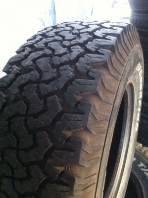 ปรับราคา ขายยางBf31/10.5/15 ปี11สวยมีปะ1เส้น