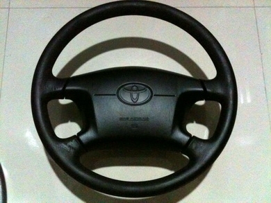 พวงมาลัย Toyota รุ่นมี AIRBAG ใส่ได้หลายรุ่นครับ