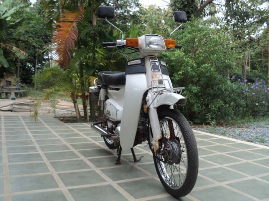 ขาย c700 นันธิดา (สีขาว หายาก) สภาพเดิมพร้อมประกวด ทะเบียนโอน ภาษีเต็ม