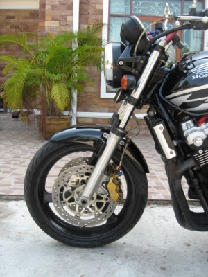 ขาย CB400 SF V-TEC3 Y 04 เอกสารอินวอยท์รถประกอบไม่นาน ราคา 129,000