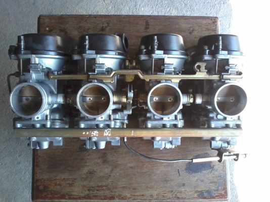 ขายคาร์บู Susuki bandit 1200 ปี 98 สภาพสวยๆ มือ 1 เมืองไทยครับ