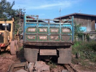 เจ้าของฝากขาย 10 ล้อ ดั้มพ์ สองเพลา โทร 088-4501277