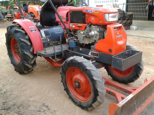 ขาย KUBOTA KRT 140 PTO พร้อมดันหน้า ผาน 3 เล่มพร้อมโอน ขาย KUBOTA KRT 140 PTO พร้อมดันหน้า ผาน 3 เล่มพร้อมโอน