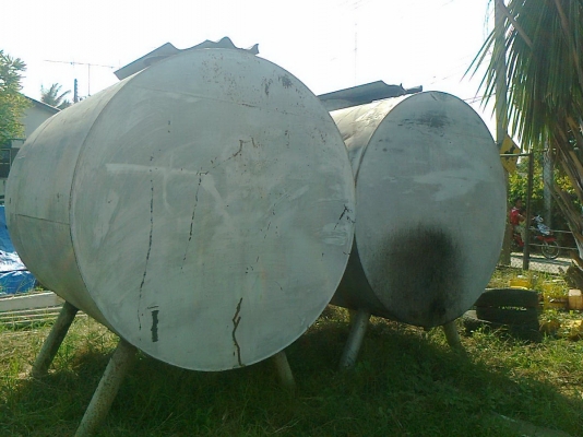 ขาย ถังน้ำมัน สภาพสวย 5000 ลิตร  ไม่ผุ ราคาถูกๆ จำนวน  2 ลูก  17000  ครับ  081-1755103