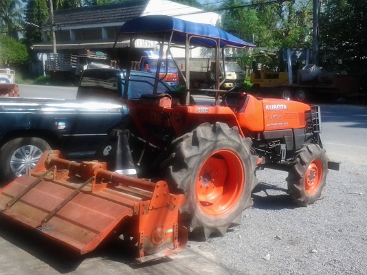 รถไถ ยี่ห้อคูโบต้า รุ่น L3408  พร้อมจอบหมุน กว้าง 1.60 เมตร