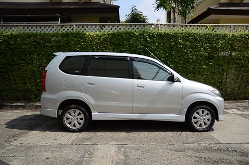 TOYOTA AVANZA 1500 s ท๊อป ติด NGV