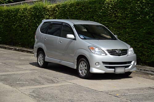 TOYOTA AVANZA 1500 s ท๊อป ติด NGV