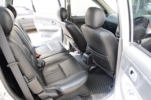 TOYOTA AVANZA 1500 s ท๊อป ติด NGV