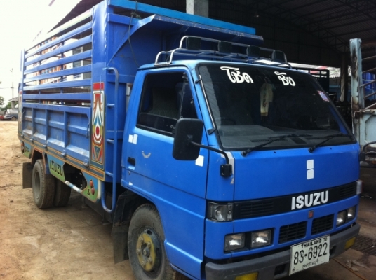 ขายรถบรรทุก 6 ล้อ อีซูซุ NKR (ดั้ม) เครื่อง 115 แรง สภาพพร้อมใช้ 90\%