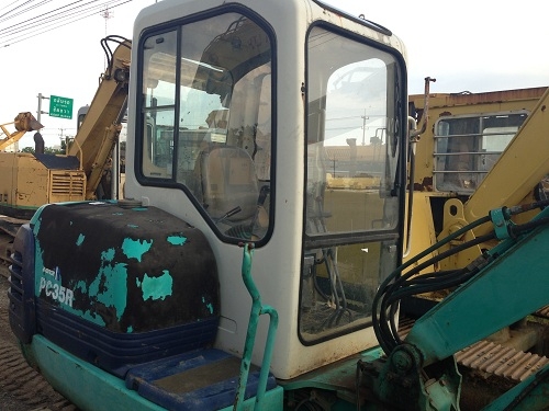 ขายรถแบคโฮ KOMATSU PC35R-8 สภาพสวยมาก นำเข้าจากญี่ปุ่น ติดต่อ 081-2990958