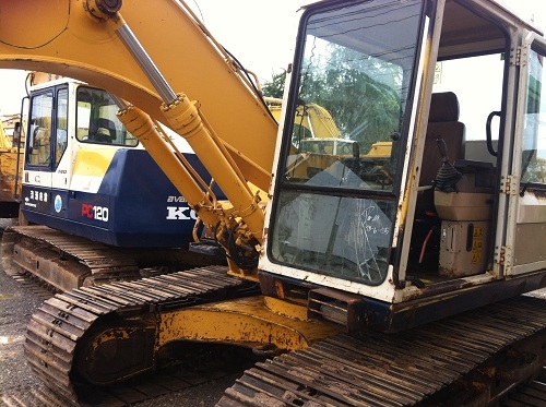 ขาย รถแบคโฮ KOMATSU PC120-5 ลองชมVDOการทำงานครับ ระบบไฟฟ้าเต็ม คอนโทรลสั้น อาร์มยาวพิเศษ แทร็คกว้าง70ซม. นำเข้าจากอเมริกา ติดต่อ 081-2990958