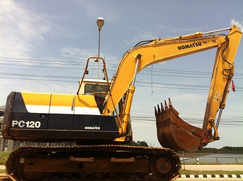 ขาย รถแบคโฮ KOMATSU PC120-5 ลองชมVDOการทำงานครับ ระบบไฟฟ้าเต็ม คอนโทรลสั้น อาร์มยาวพิเศษ แทร็คกว้าง70ซม. นำเข้าจากอเมริกา ติดต่อ 081-2990958