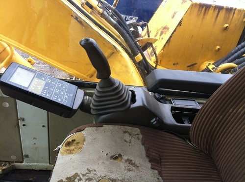 ขาย รถแบคโฮ KOMATSU PC120-5 ลองชมVDOการทำงานครับ ระบบไฟฟ้าเต็ม คอนโทรลสั้น อาร์มยาวพิเศษ แทร็คกว้าง70ซม. นำเข้าจากอเมริกา ติดต่อ 081-2990958