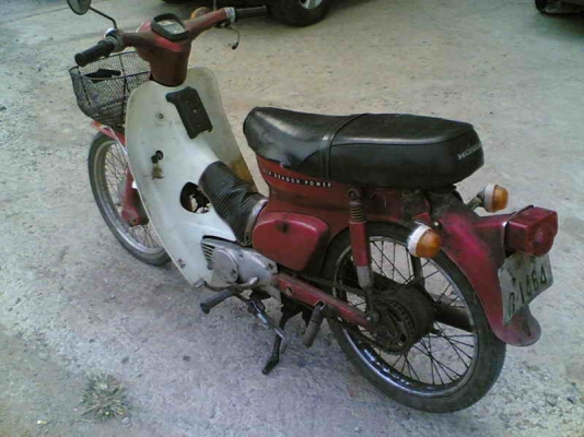 ขาย C70ka(แดง)เล่มทะเบียนเต็มพร้อมชุดโอนเลขเครื่องโครงตรงเล่มรถเดิมๆแห้งพร้อมประกวด ขาย 14500 บาท