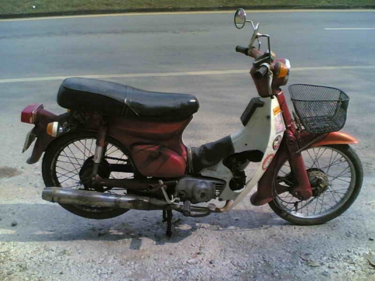 ขาย C70ka(แดง)เล่มทะเบียนเต็มพร้อมชุดโอนเลขเครื่องโครงตรงเล่มรถเดิมๆแห้งพร้อมประกวด ขาย 14500 บาท