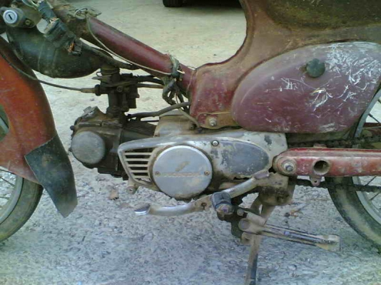 ขาย C70k2(แดง) เล่มทะเบียนพร้อมชุดโอน รถเดิมๆเลขเครื่องโครงตรงเล่ม เครื่องติดขี่ได้ ขาย 12500 บาท