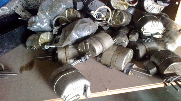 ขอขายอะไหล่ land rover เล็กๆน้อยๆ