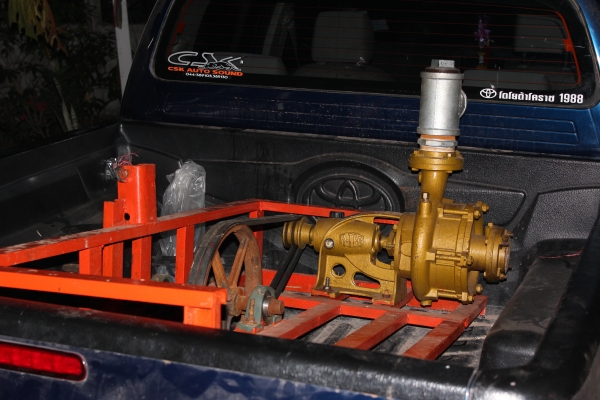 รถไถ..ปั้มน้ำแรงดันสูง  3''X3''ใครแรงกว่าเราขอท้