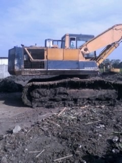 ขาย komatsu PC 200-3 ขาย komatsu PC 200-3