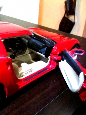 รถโมเดล ยาว 10 นิ้ว ของใหม่ไม่มีรอย เป็นเหล็กทั้งหมด เปิดได้ทุกส่วน เสมือนจริง รถโมเดล ยาว 10 นิ้ว ของใหม่ไม่มีรอย เป็นเหล็กทั้งหมด เปิดได้ทุกส่วน เสมือนจริง