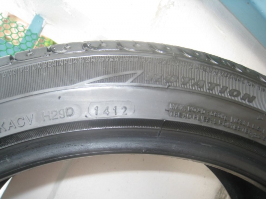 ขายยาง deestone vincente r302 225/45zr18 ปี12 (1คู่) (081-3747940)