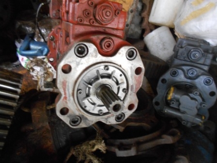 ขายปั๊มแบ็คโฮ sk 120 K3V63DT สภาพสวย 65000บาท โทร 0850853022 ขายปั๊มแบ็คโฮ sk 120 K3V63DT สภาพสวย 65000บาท โทร 0850853022