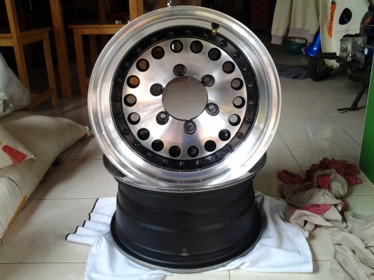 ขายล้อแม็กลายหยดน้ำ  15 นิ้ว 6 รู 1 คู่
