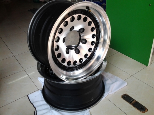 ขายล้อแม็กลายหยดน้ำ  15 นิ้ว 6 รู 1 คู่