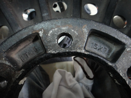 ขายล้อแม็กลายหยดน้ำ  15 นิ้ว 6 รู 1 คู่