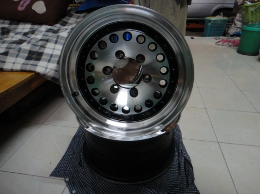 ขายล้อแม็กลายหยดน้ำ  15 นิ้ว 6 รู 1 คู่