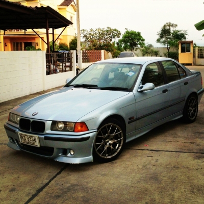 BMW, 318 i (4Dr)  1996 โฉม นกแก้ว E36 สีฟ้า เกียร์ออโต้