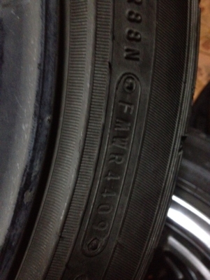 ขายแม็กซ์มือ2 กล้วย ขอบ15 กว้าง7 ออฟ 35 4/100+ ยางปี09 ราคา9,900 บาท